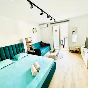 central-studio-apartment-1-tirana.hotels-in-tirana.com/