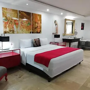 essenzia-de-cancun.quintano-roohotels.com/